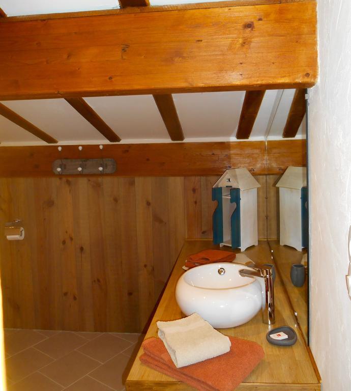Sous Les Marronniers Bed & Breakfast Petit-Palais-et-Cornemps Room photo