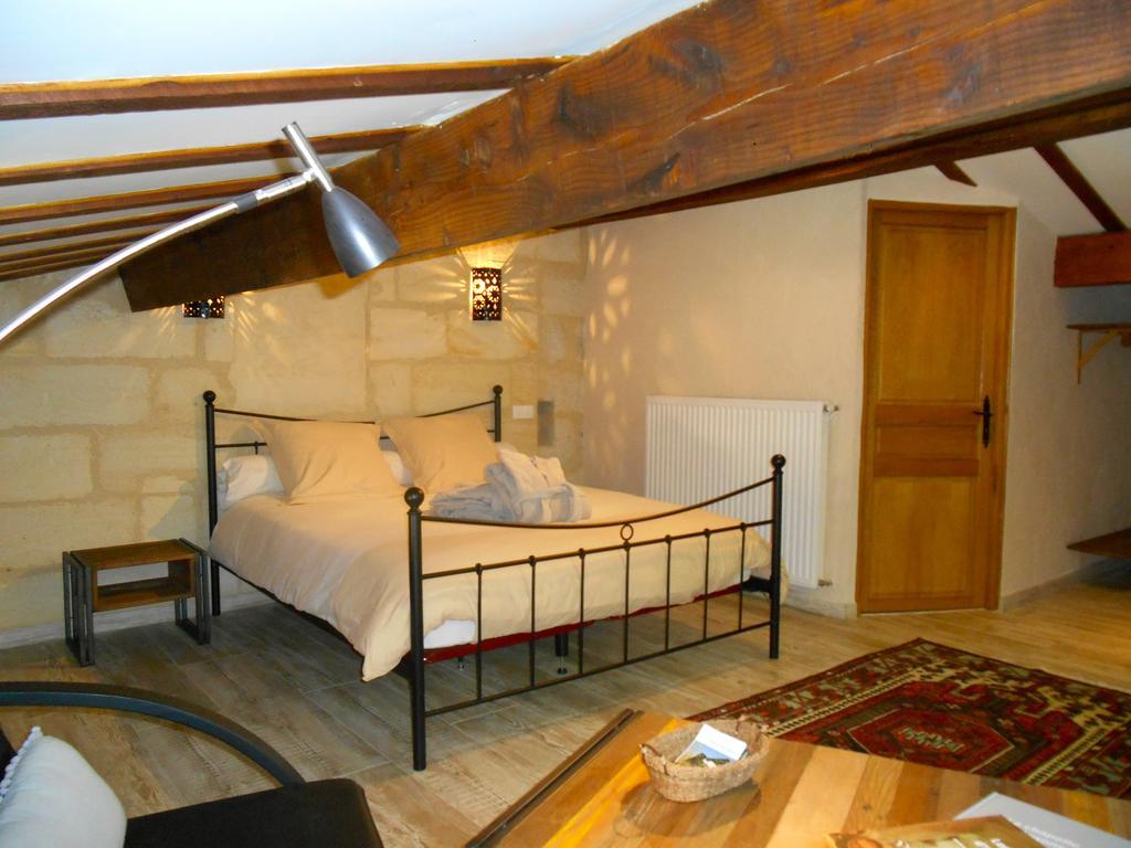Sous Les Marronniers Bed & Breakfast Petit-Palais-et-Cornemps Room photo